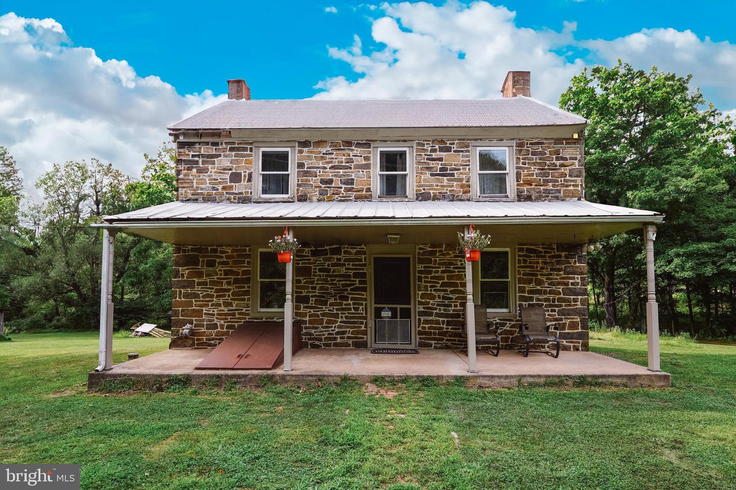 View Pipersville, PA 18947 house