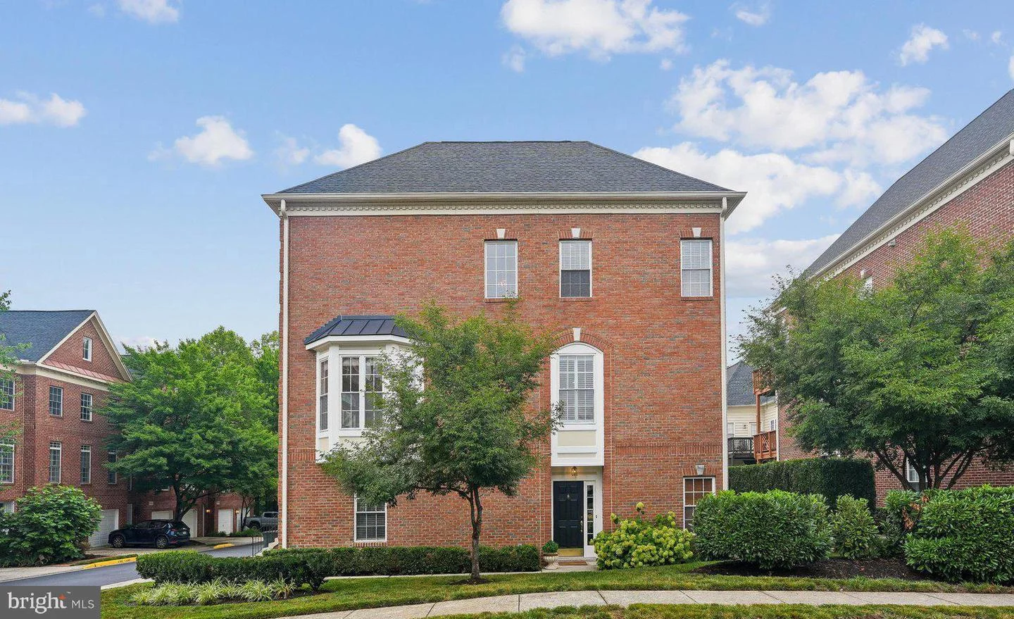 47761 Scotsborough Square