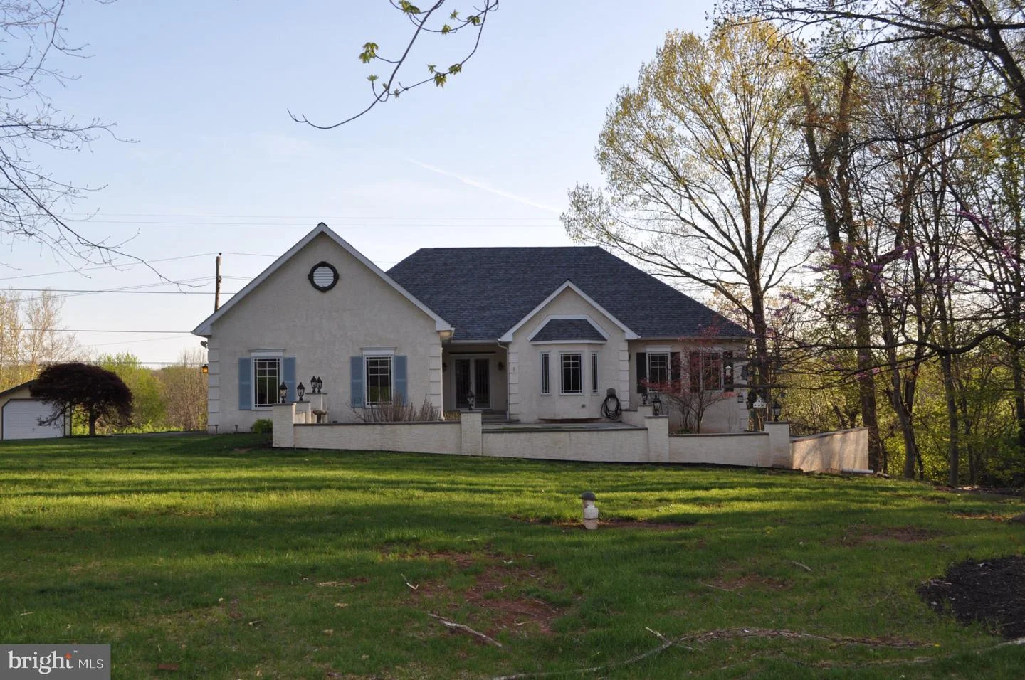 102 Waterview Dr