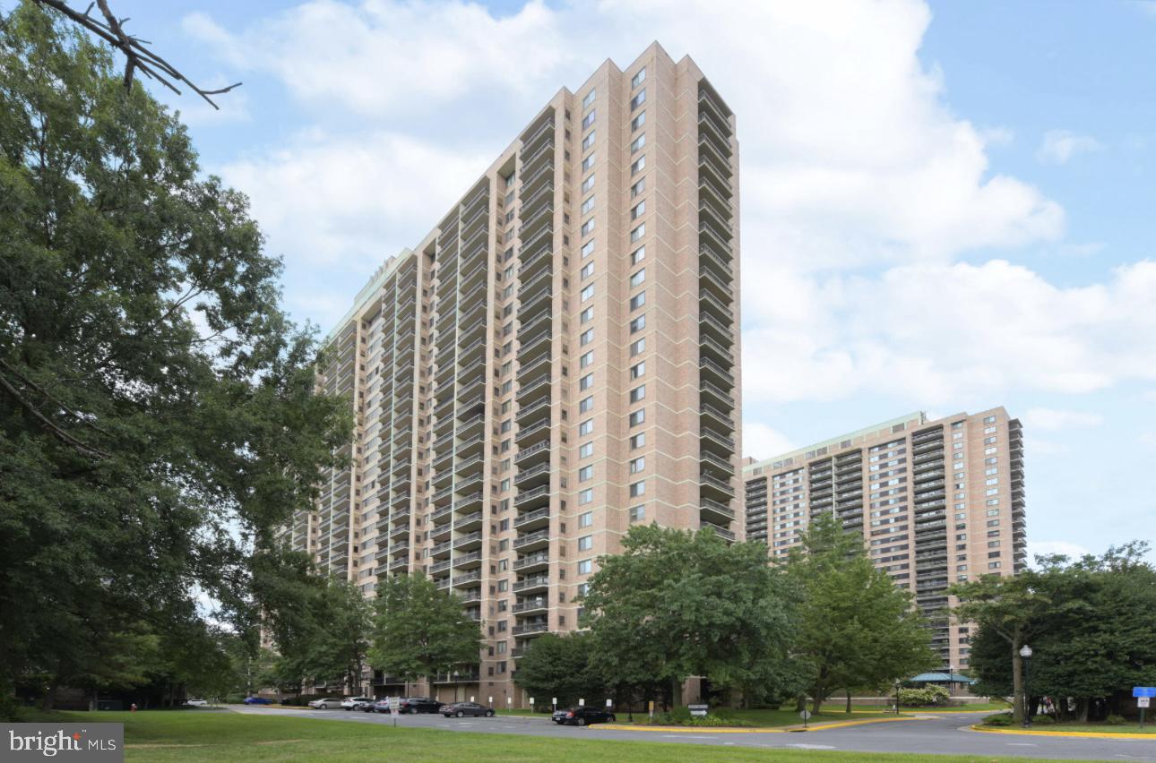 View Falls Church, VA 22041 condo