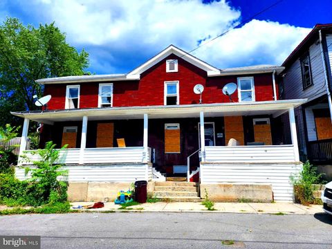 Triplex in Cumberland MD 32 First STREET.jpg