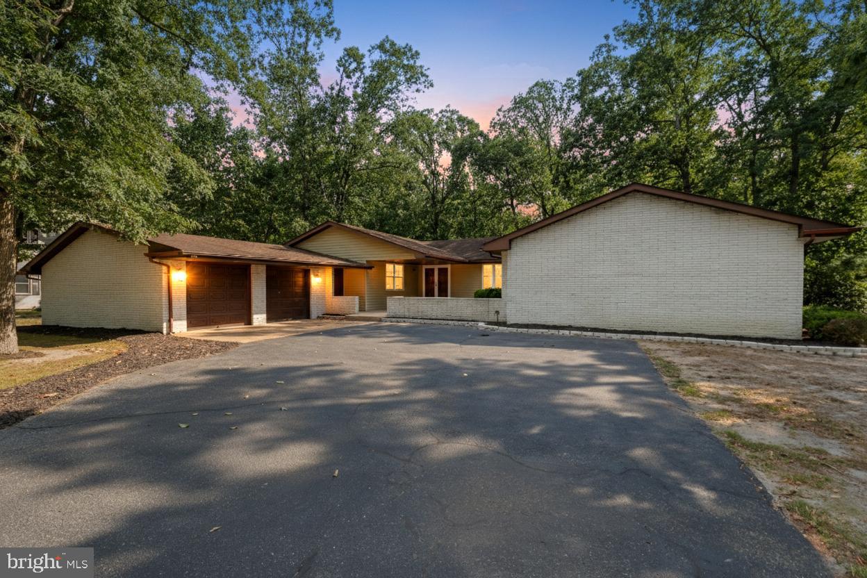 1173 Maple Ave