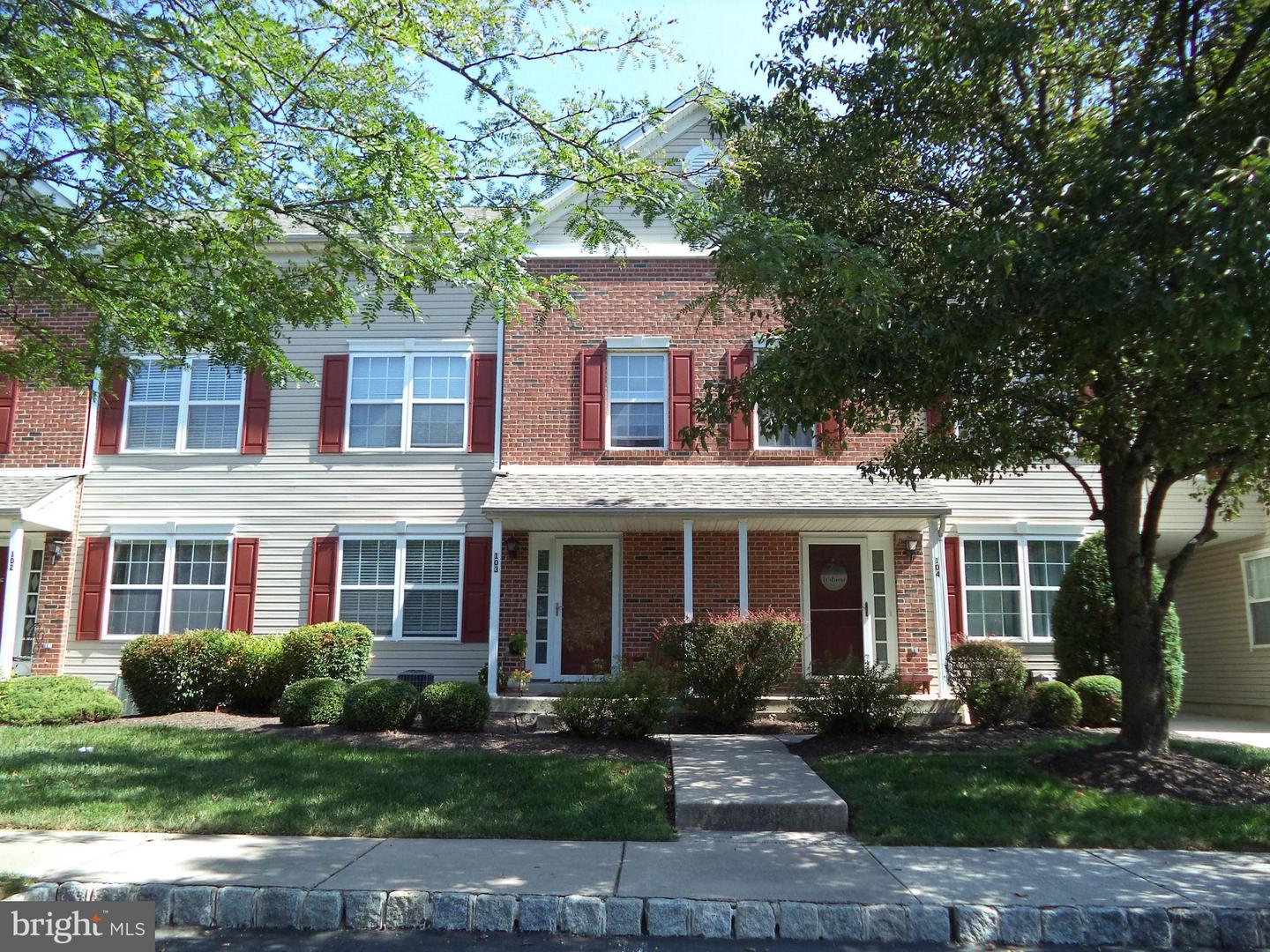 Photo 2 of 35 of 103 Goldfinch Ct townhome