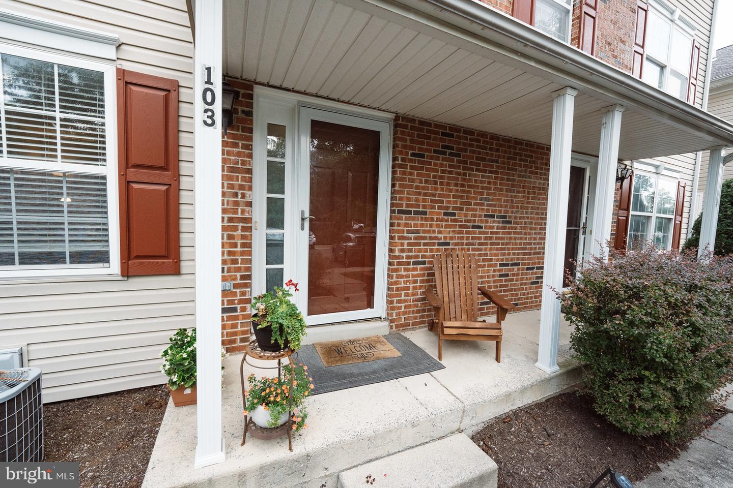 Photo 5 of 35 of 103 Goldfinch Ct townhome