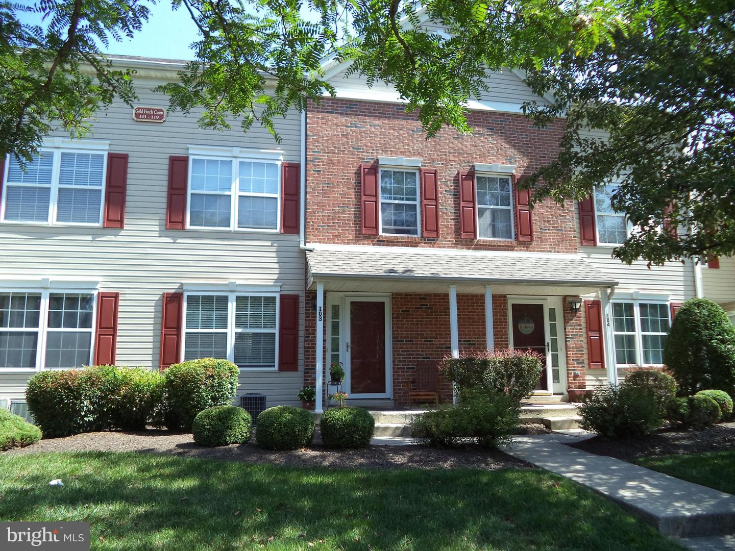 Photo 3 of 35 of 103 Goldfinch Ct townhome
