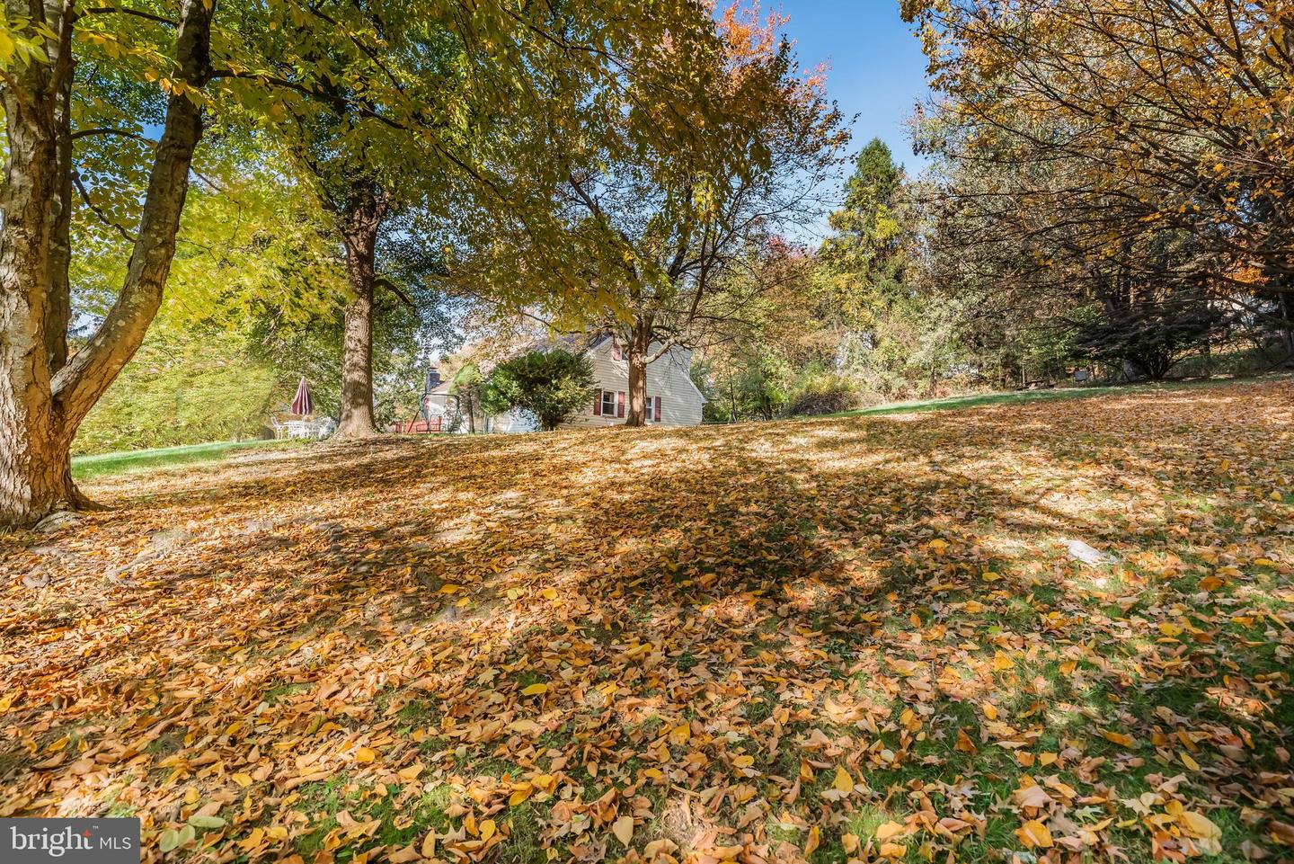 Photo 6 of 32 of 120 Hillymede Rd house