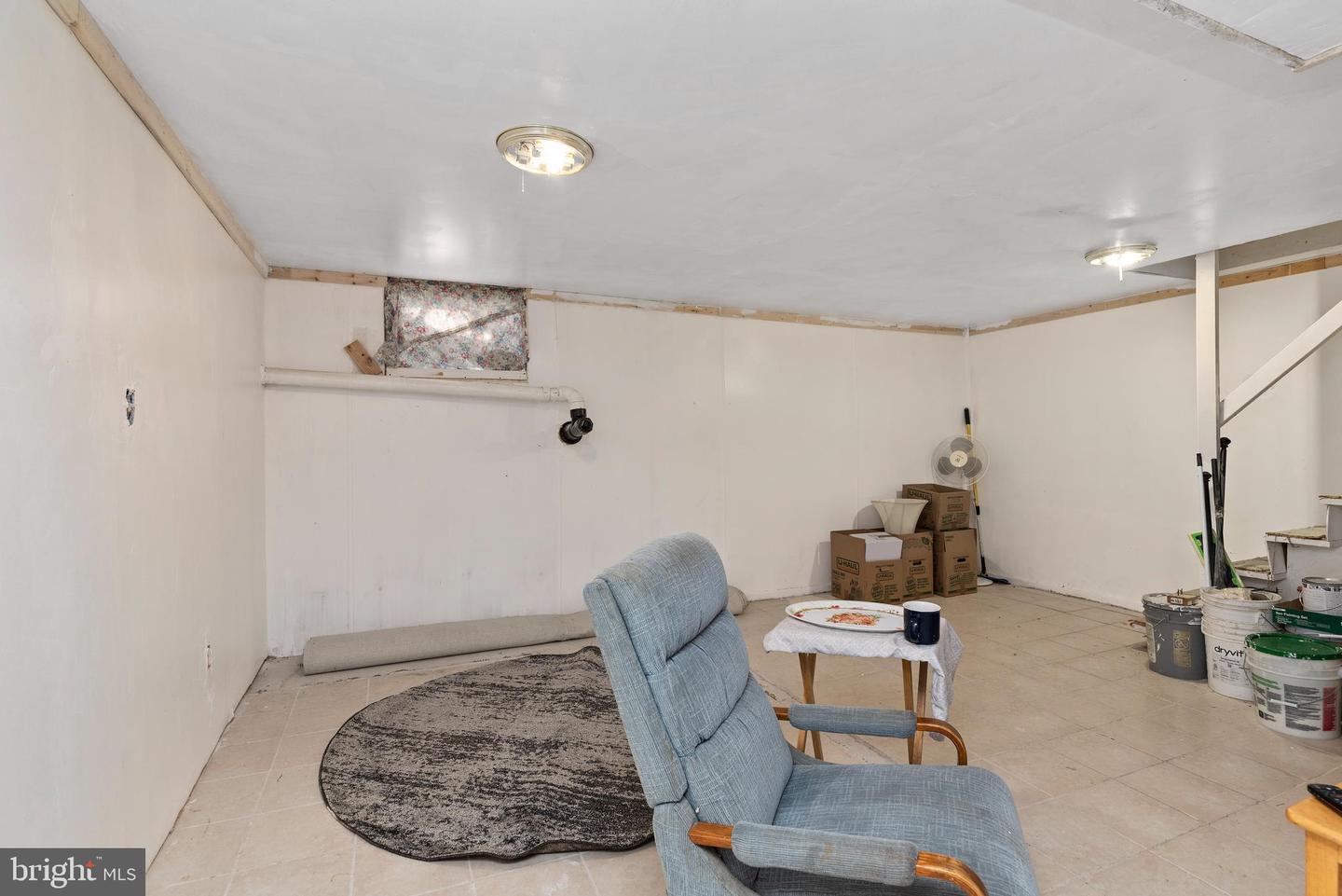 Photo 21 of 32 of 120 Hillymede Rd house