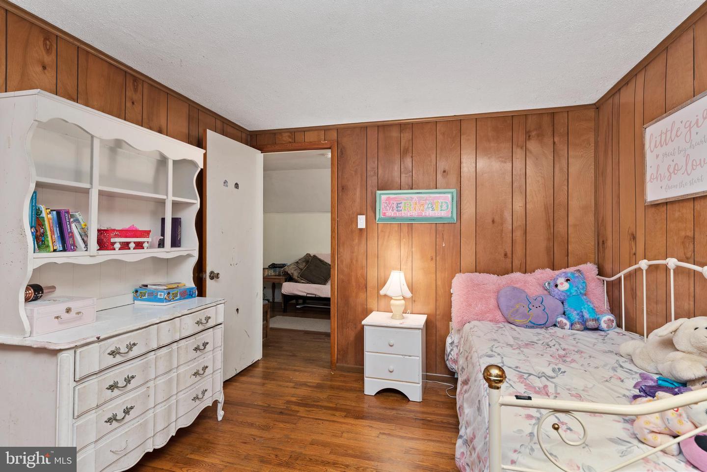 Photo 22 of 32 of 120 Hillymede Rd house