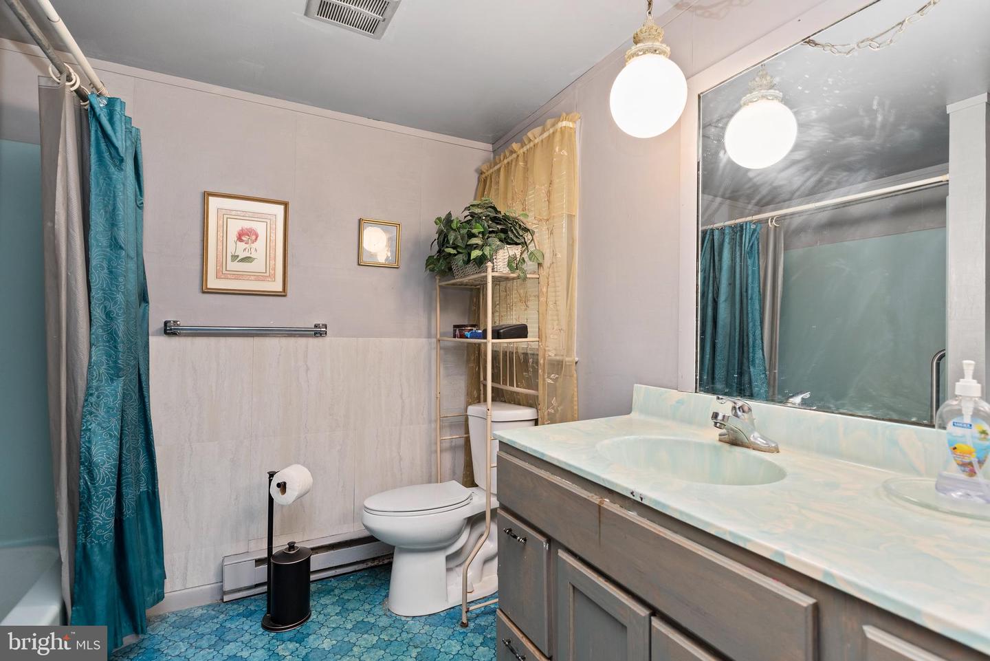 Photo 27 of 32 of 120 Hillymede Rd house