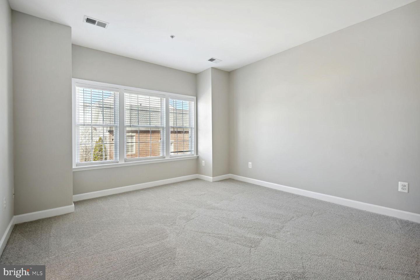 Photo 22 of 36 of 605 Ridgemont Ave townhome