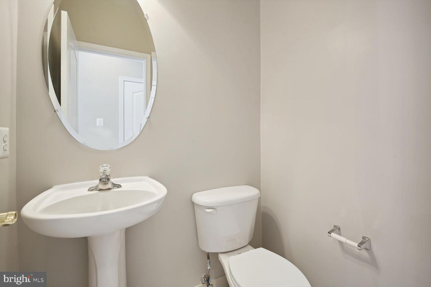 Photo 6 of 36 of 605 Ridgemont Ave townhome