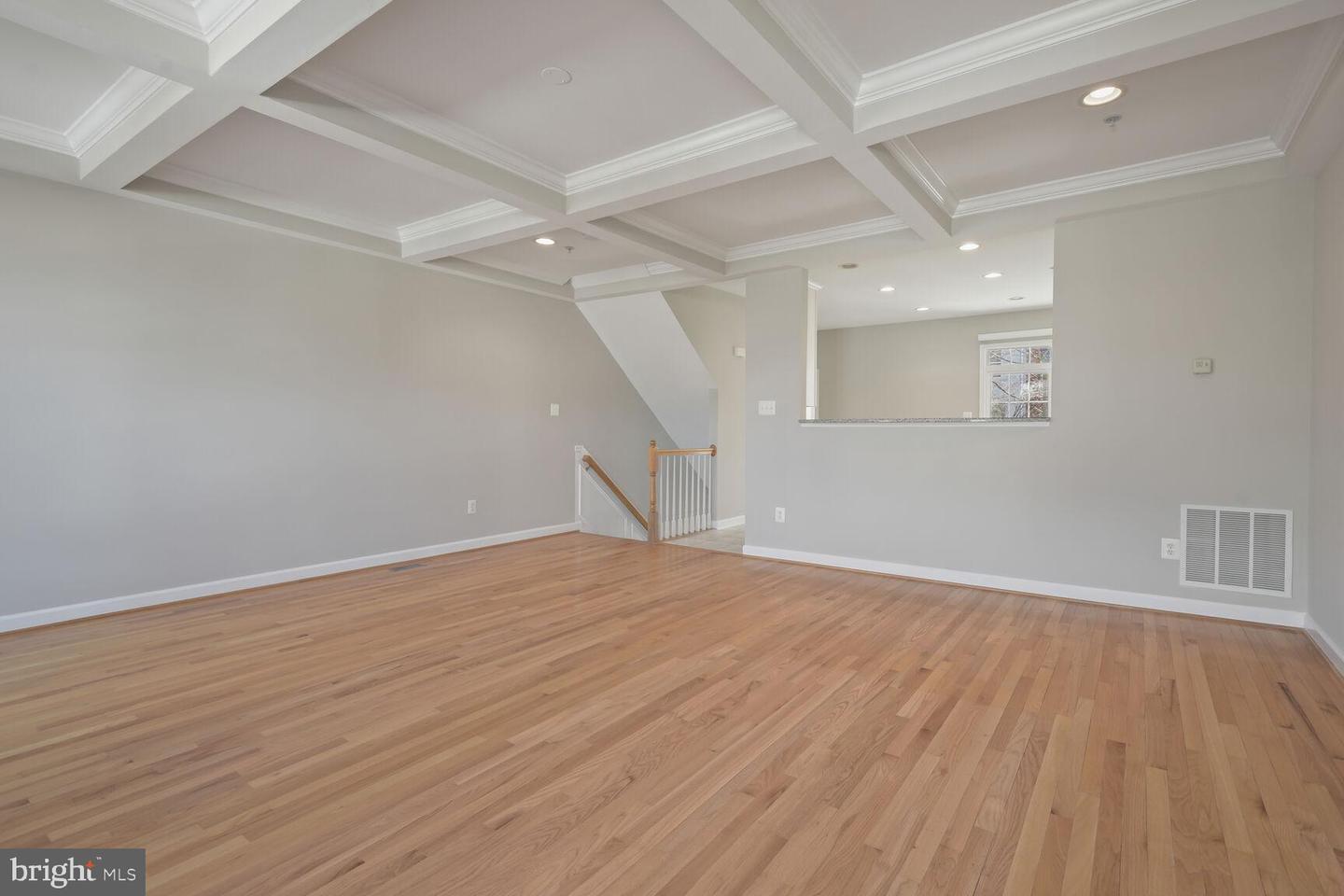 Photo 10 of 36 of 605 Ridgemont Ave townhome