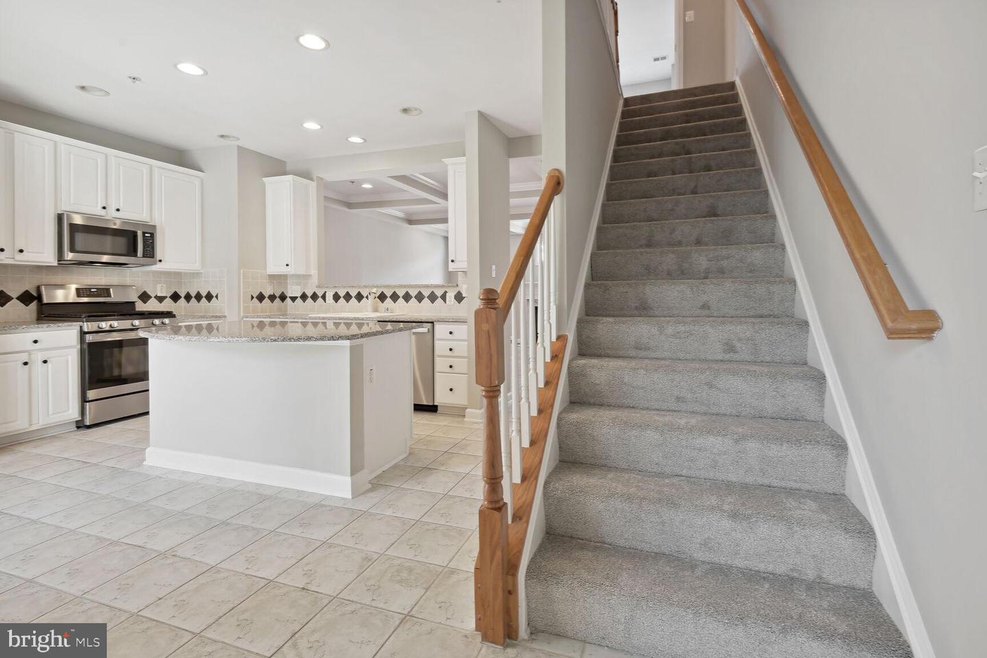 Photo 18 of 36 of 605 Ridgemont Ave townhome