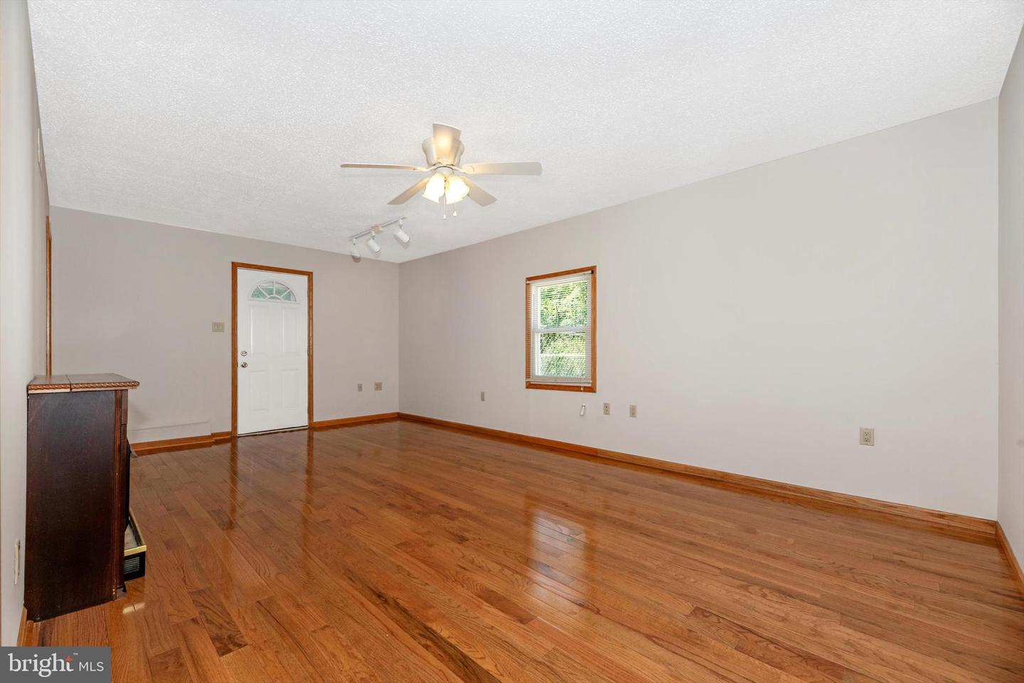 Photo 6 of 51 of 4439 John Draper Rd house