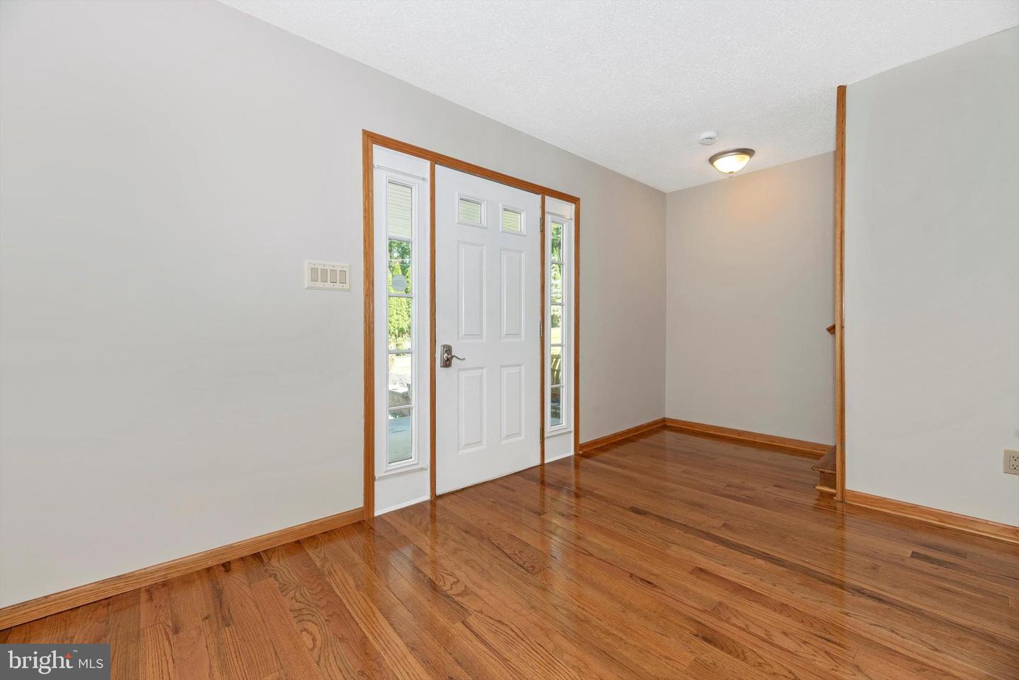 Photo 5 of 51 of 4439 John Draper Rd house
