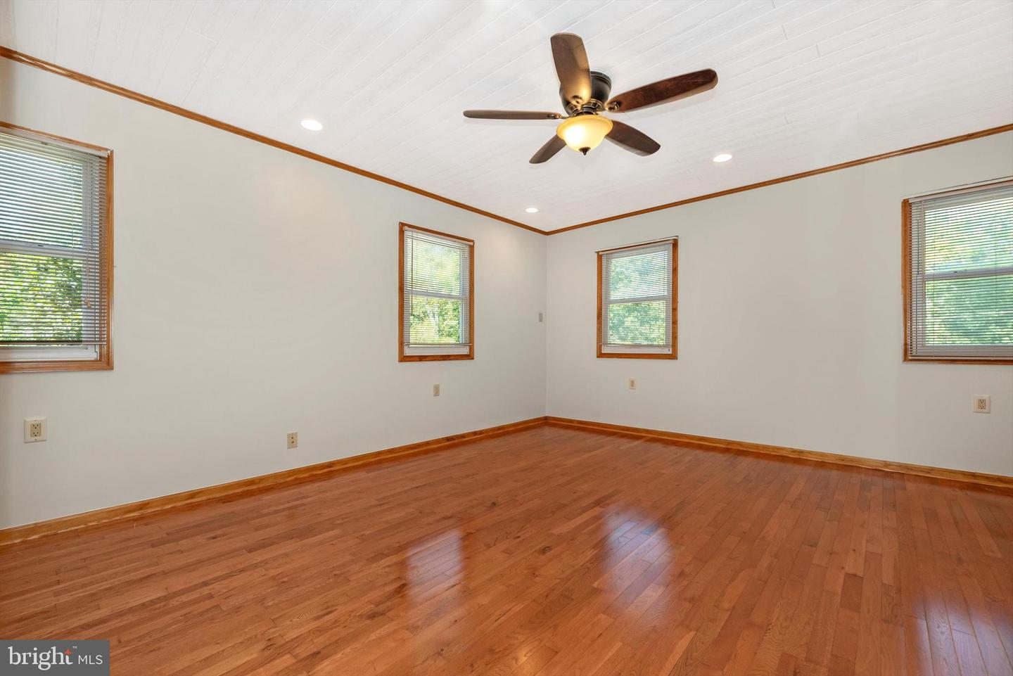 Photo 40 of 51 of 4439 John Draper Rd house