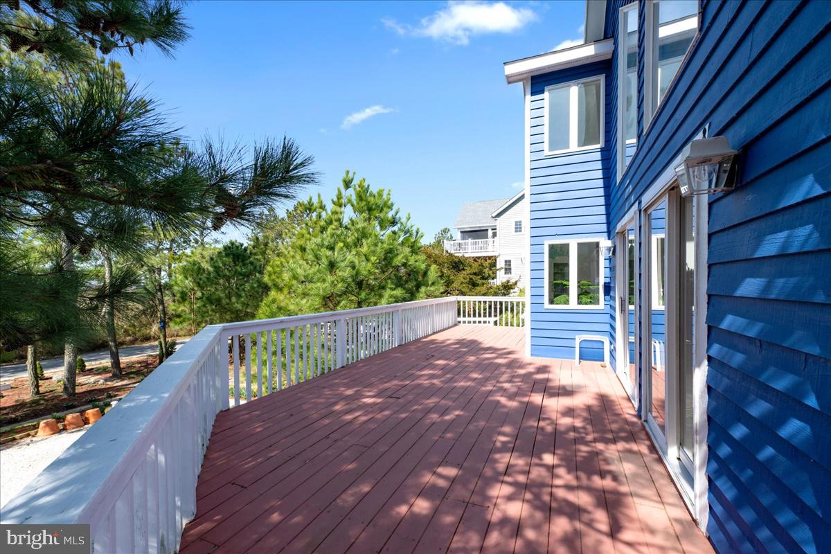 Photo 40 of 66 of 1506 N Bay Shore Dr house