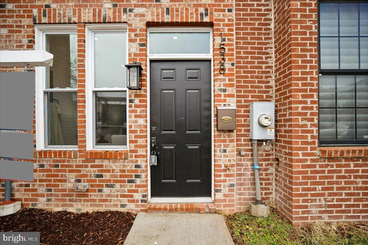 1538 Levis Street NE