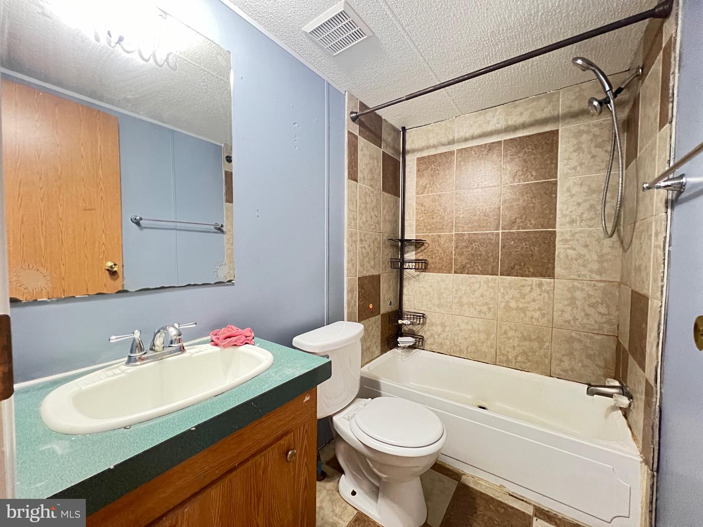 Photo 13 of 13 of 389 Killens Pond Rd mobile home