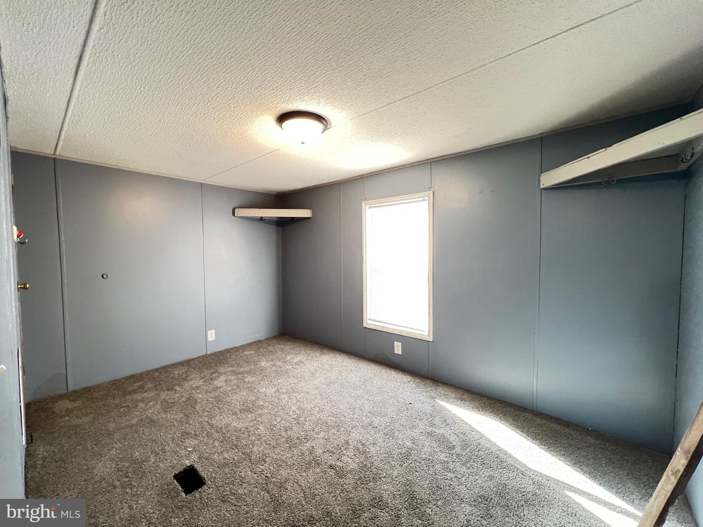 Photo 11 of 13 of 389 Killens Pond Rd mobile home
