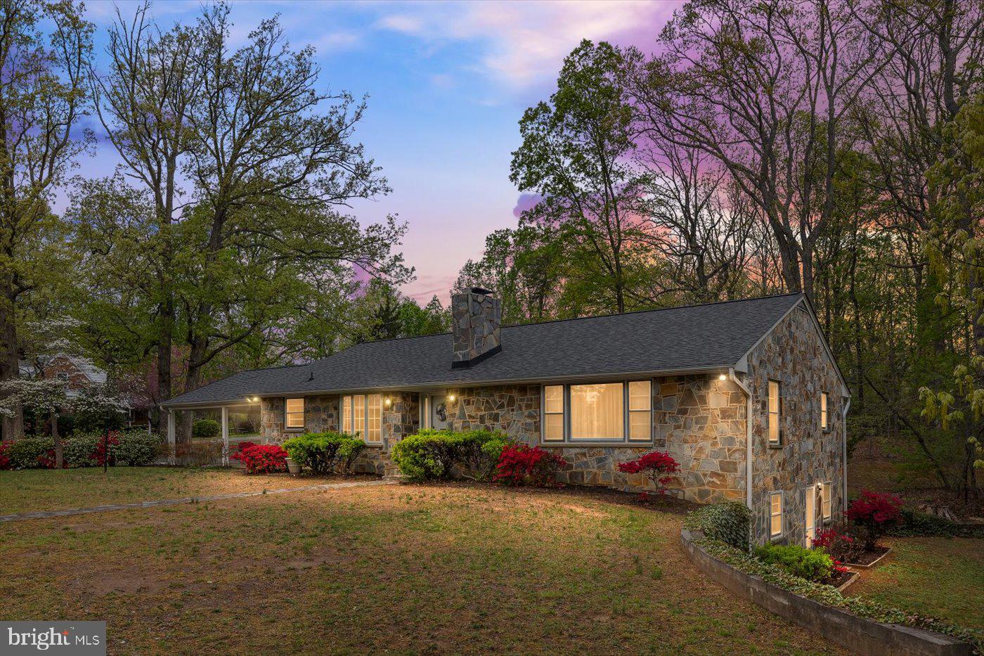 4125 Woodside Dr