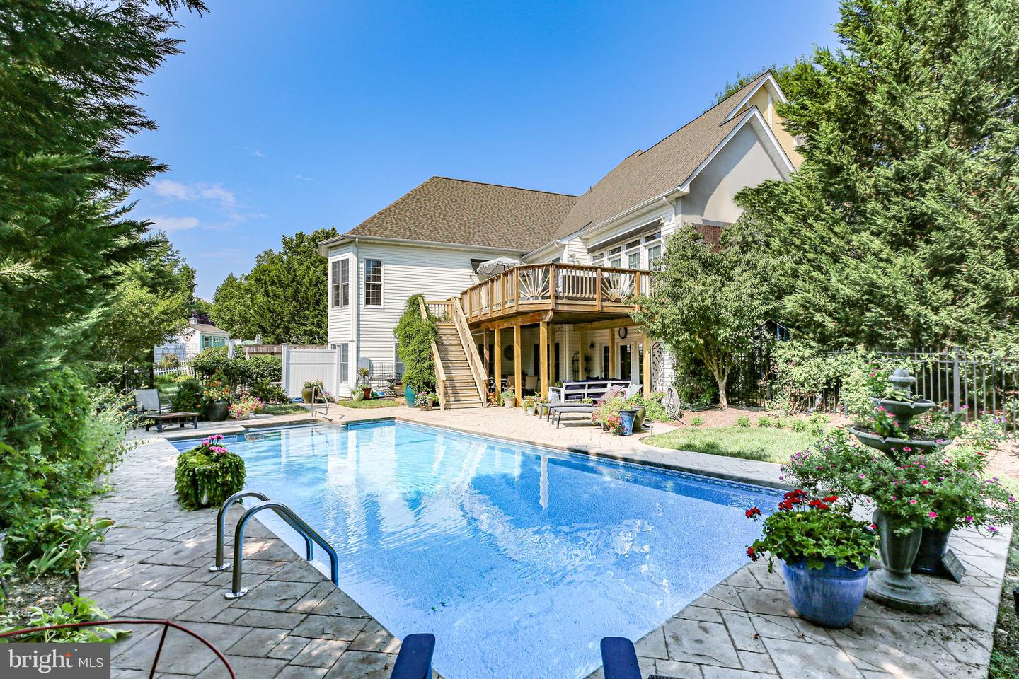 Photo 3 of 81 of 10 Havenwoods Way house
