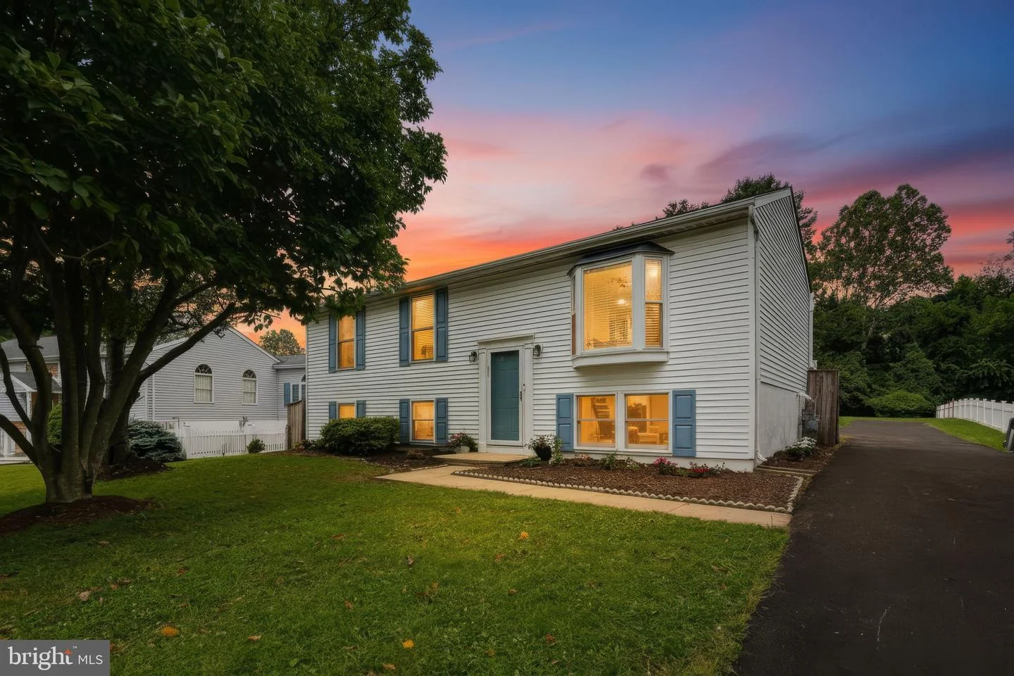 5571 Hunting Horn Drive