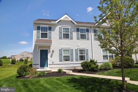 Townhouse in Willow Street PA 311 Cabot CIRCLE.jpg