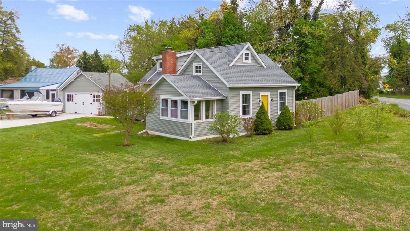 8 Anglewood Avenue