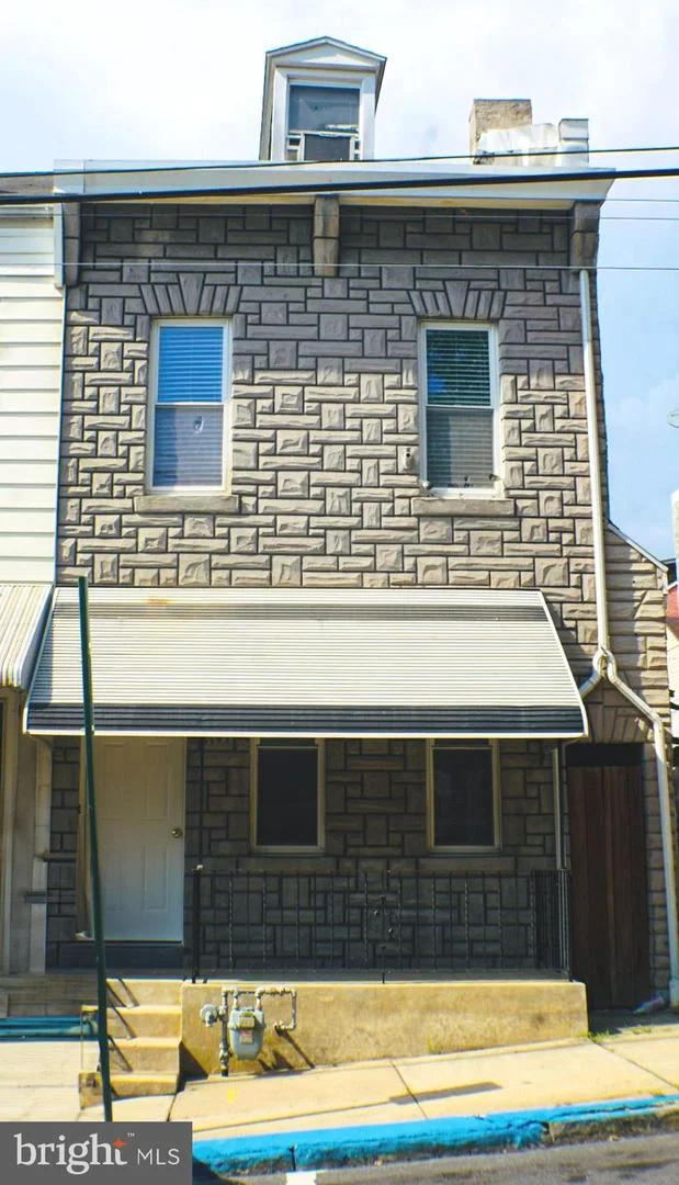 1147 Elm Street