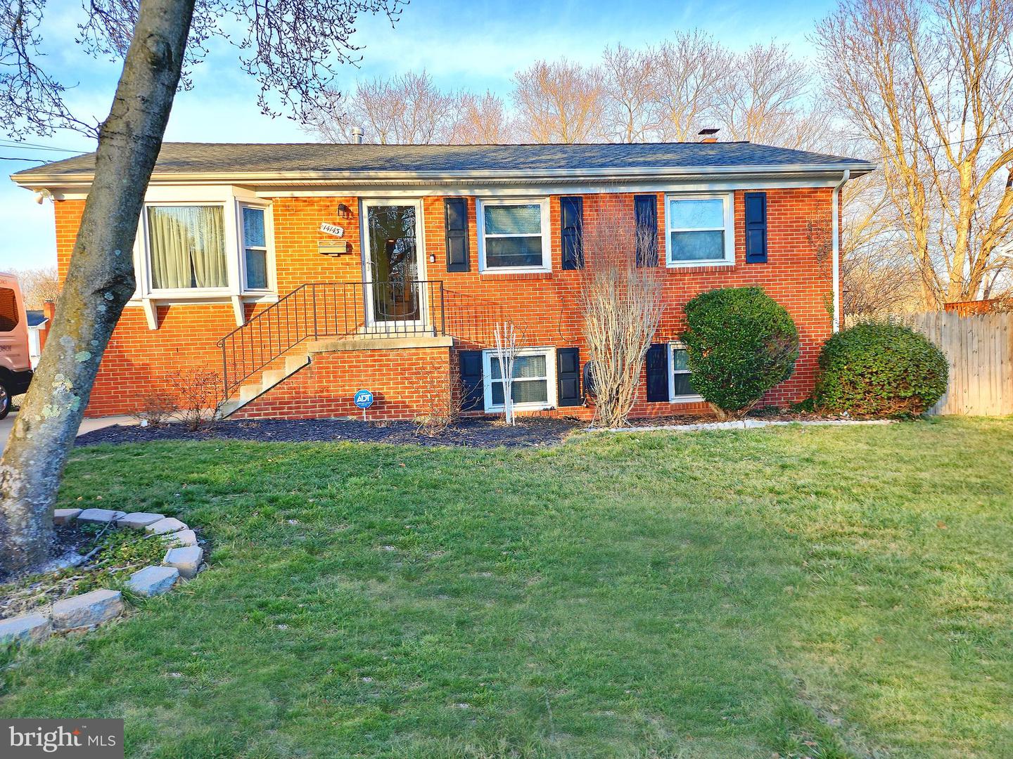 Photo 6 of 58 of 14143 Grayson Rd house