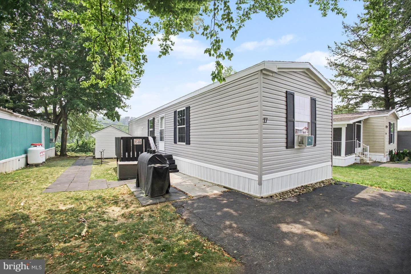 17 Lebanon Valley Ct