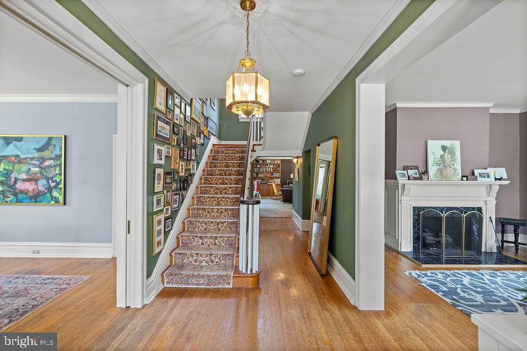 Photo 9 of 85 of 42 W Broadway house