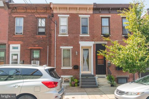 Townhouse in Philadelphia PA 2504 Hagert STREET.jpg