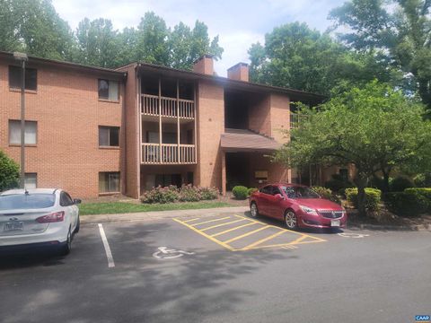 Condominium in Charlottesville VA 111 Turtle Creek Rd Rd.jpg