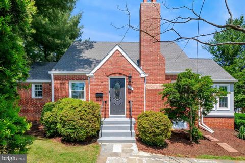 Single Family Residence in Silver Spring MD 201 University BOULEVARD.jpg