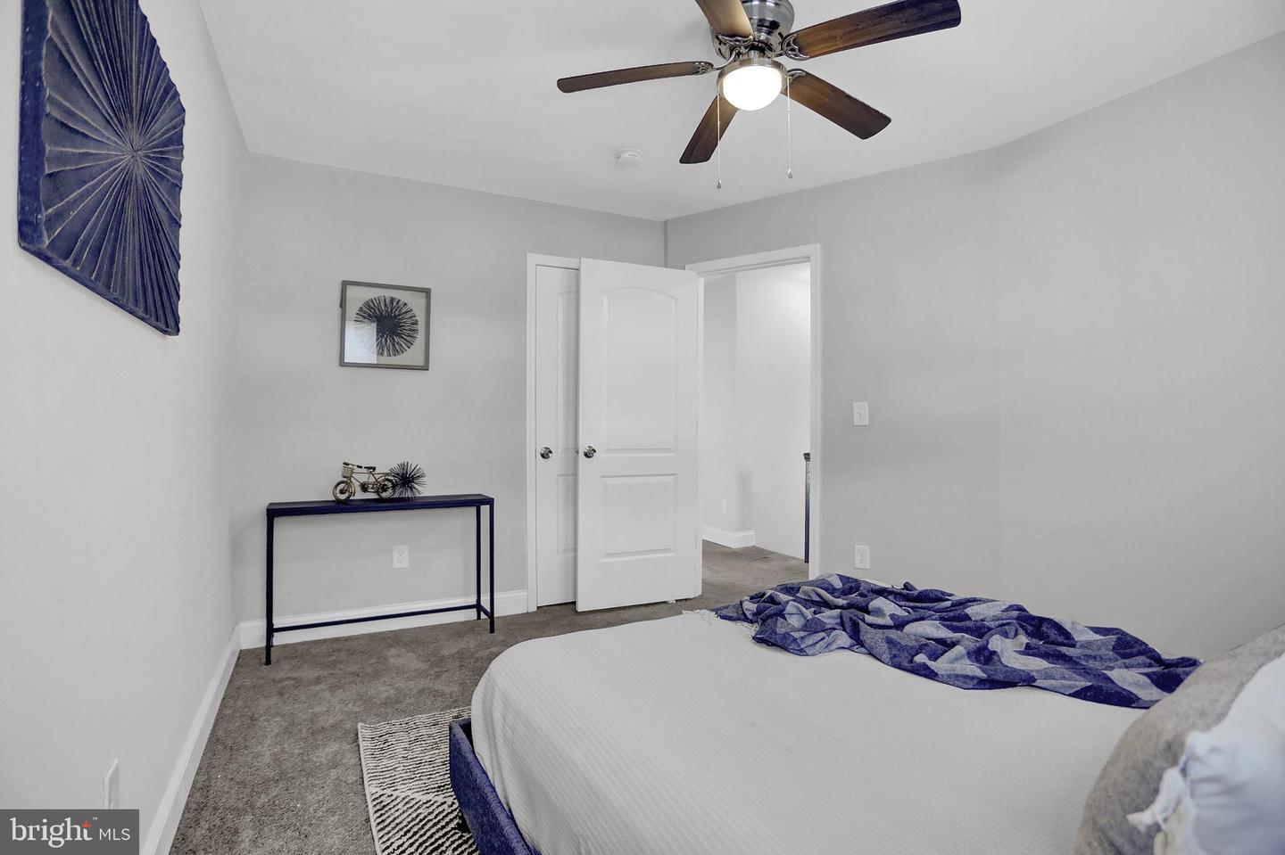Photo 19 of 34 of 779 N Grantley St townhome