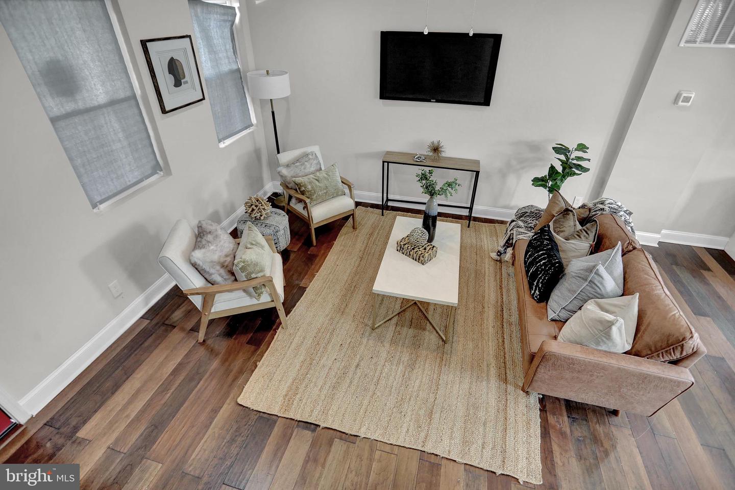 Photo 3 of 34 of 779 N Grantley St townhome