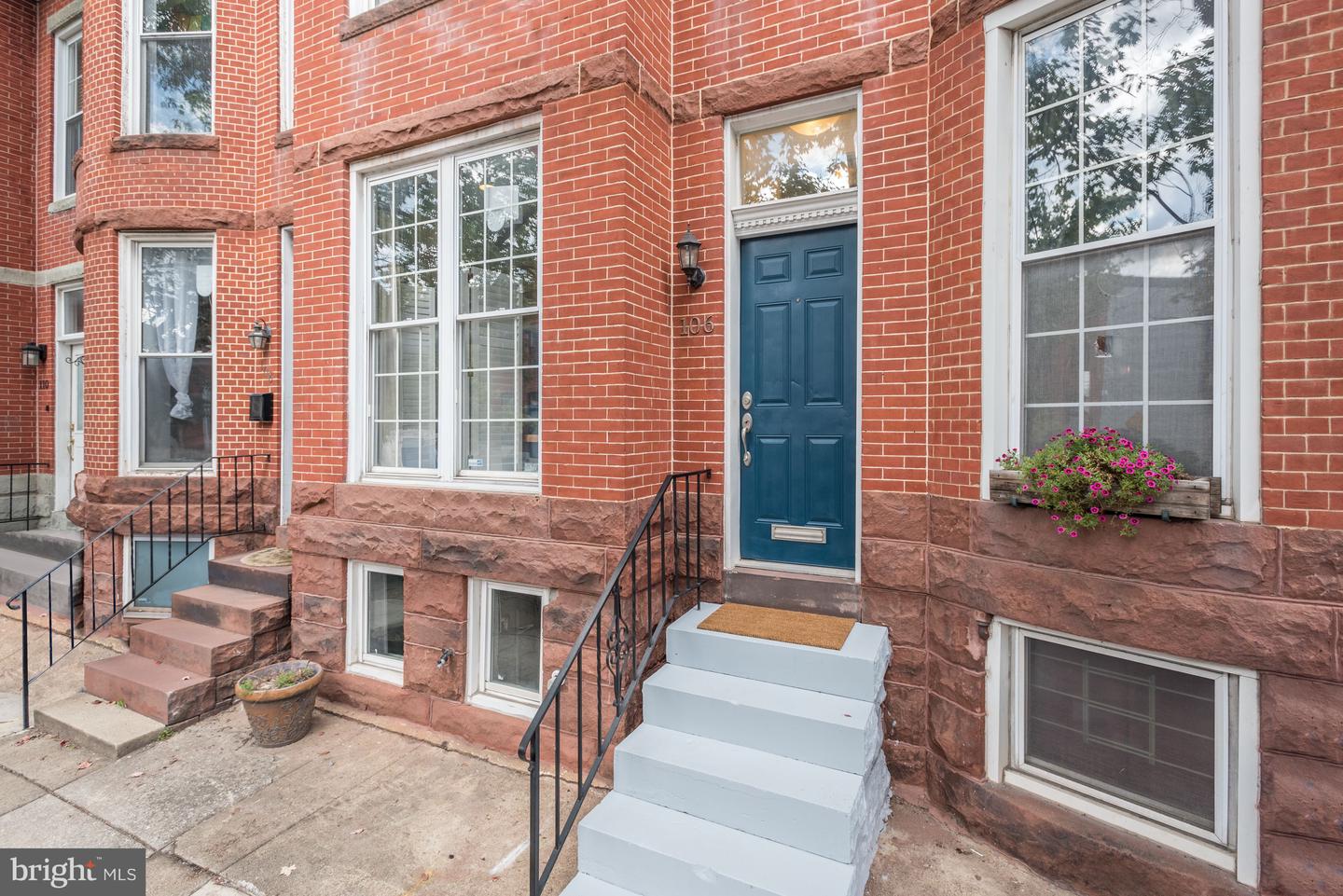 Photo 38 of 38 of 106 W Ostend St townhome