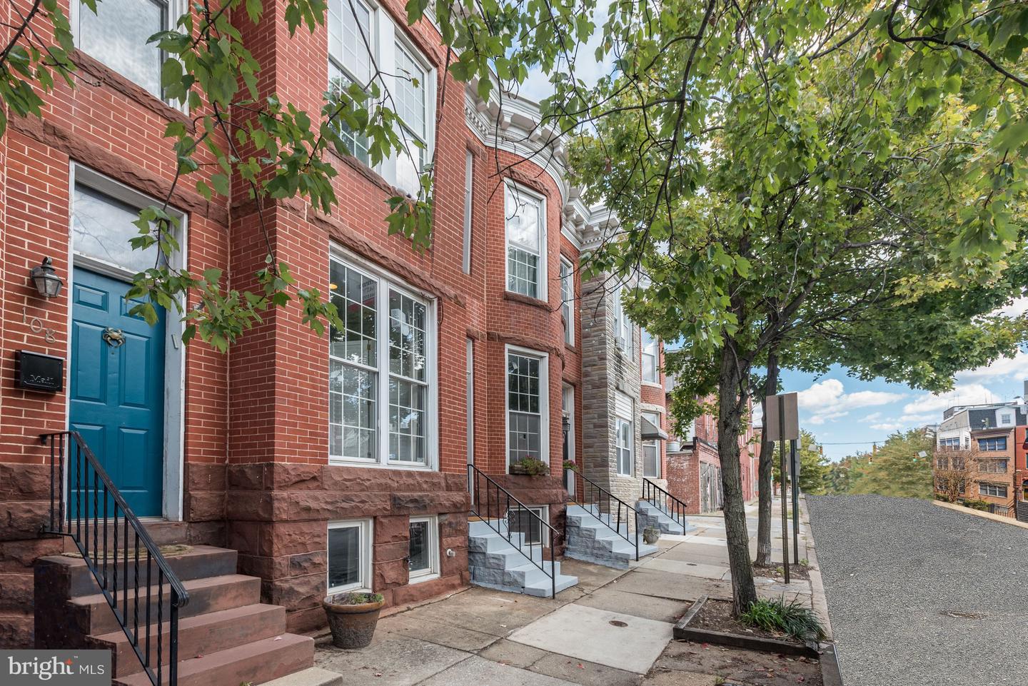 Photo 37 of 38 of 106 W Ostend St townhome