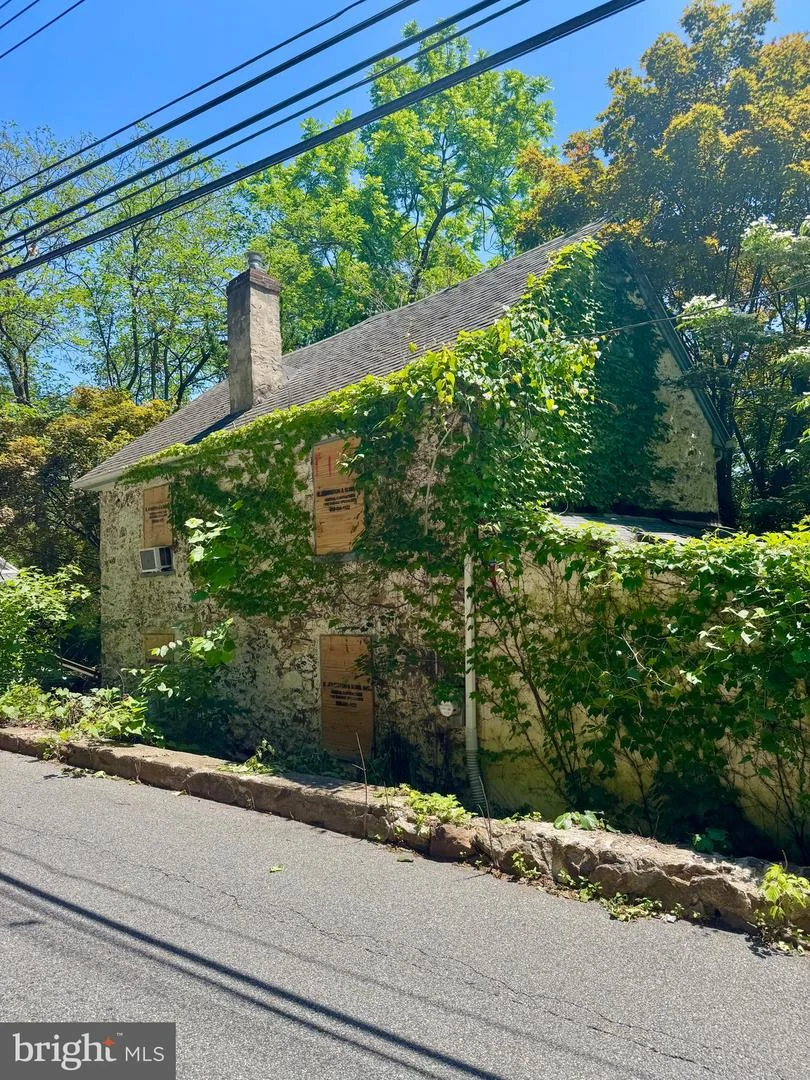N Sycamore Avenue, Secane, PA, 19018