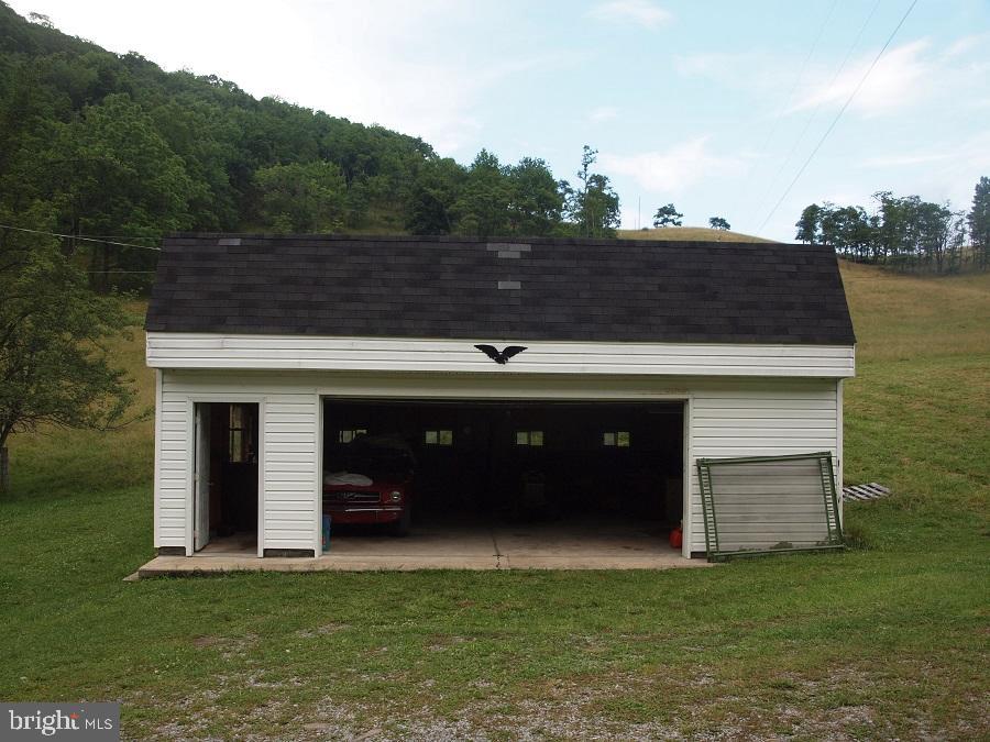 121 Never Ending Lane Ln, Circleville, West Virginia image 3