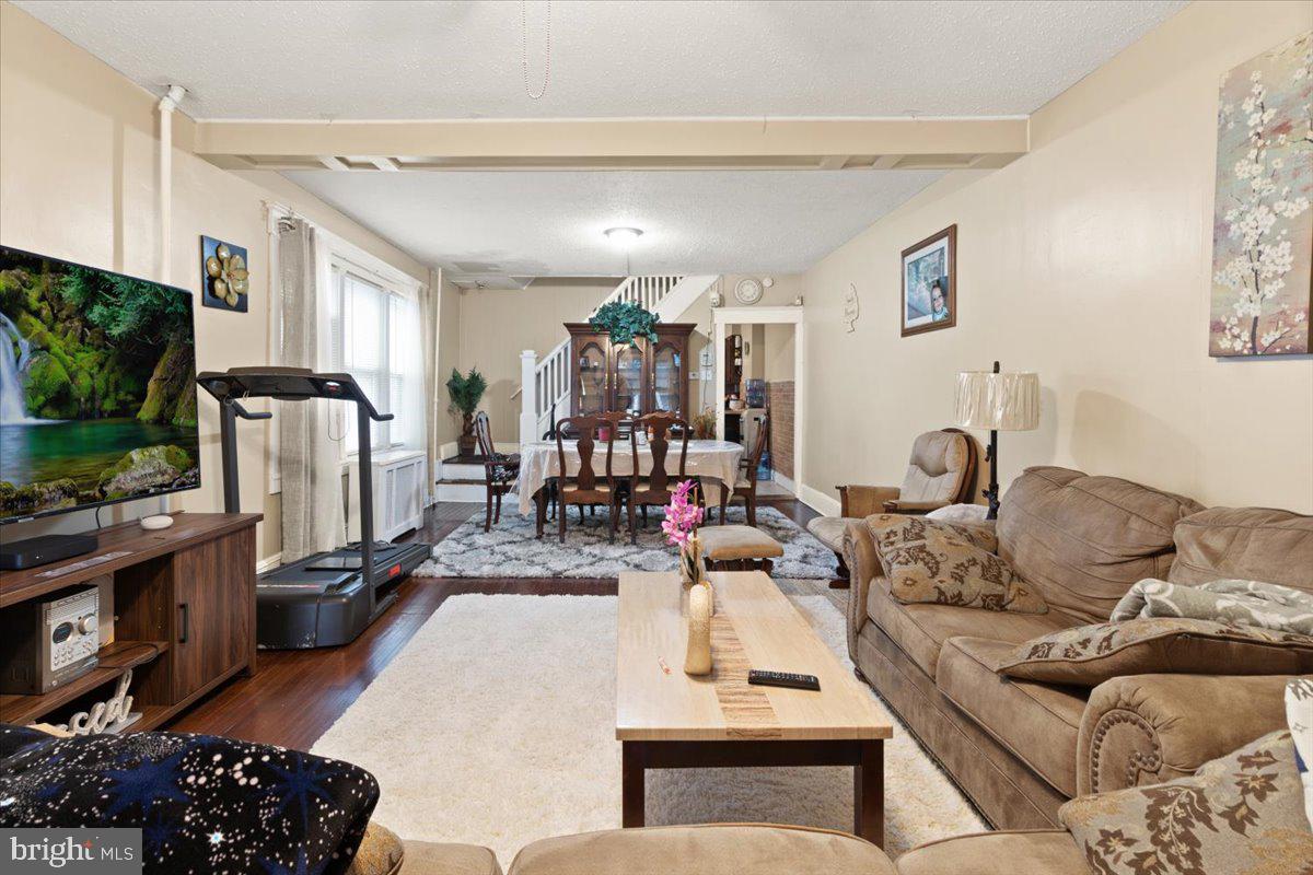 Photo 4 of 26 of 11 Klein multi-family property
