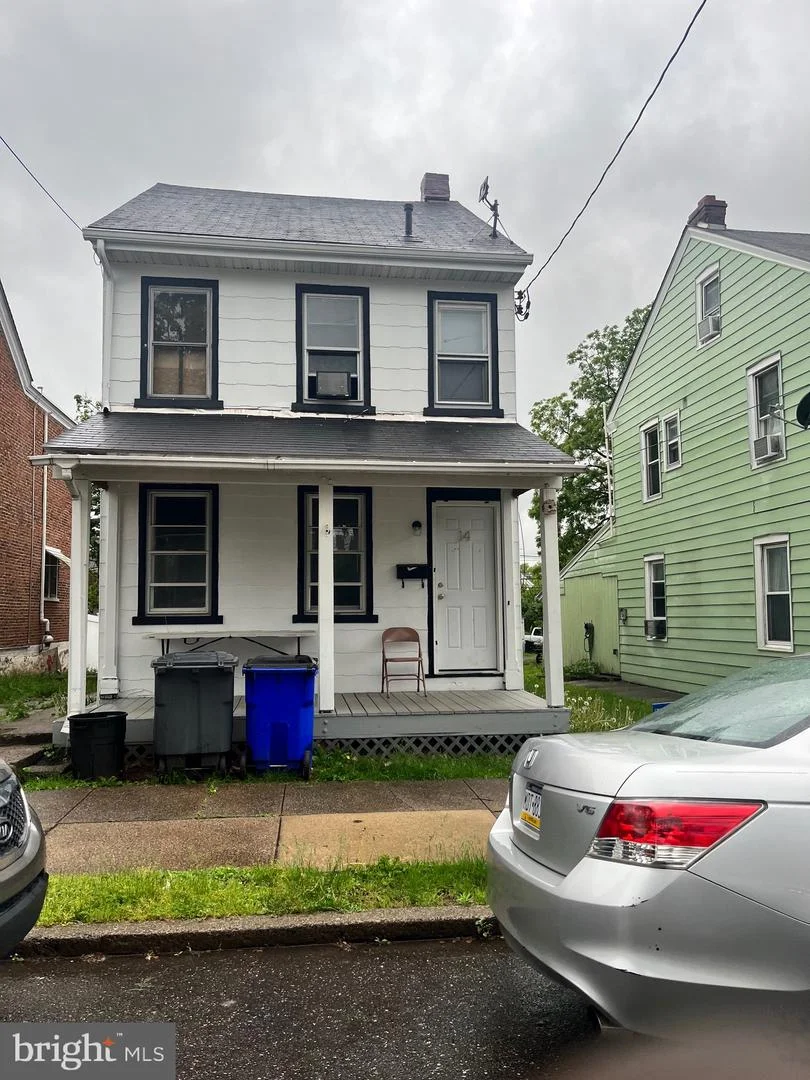 14 E 2nd Street