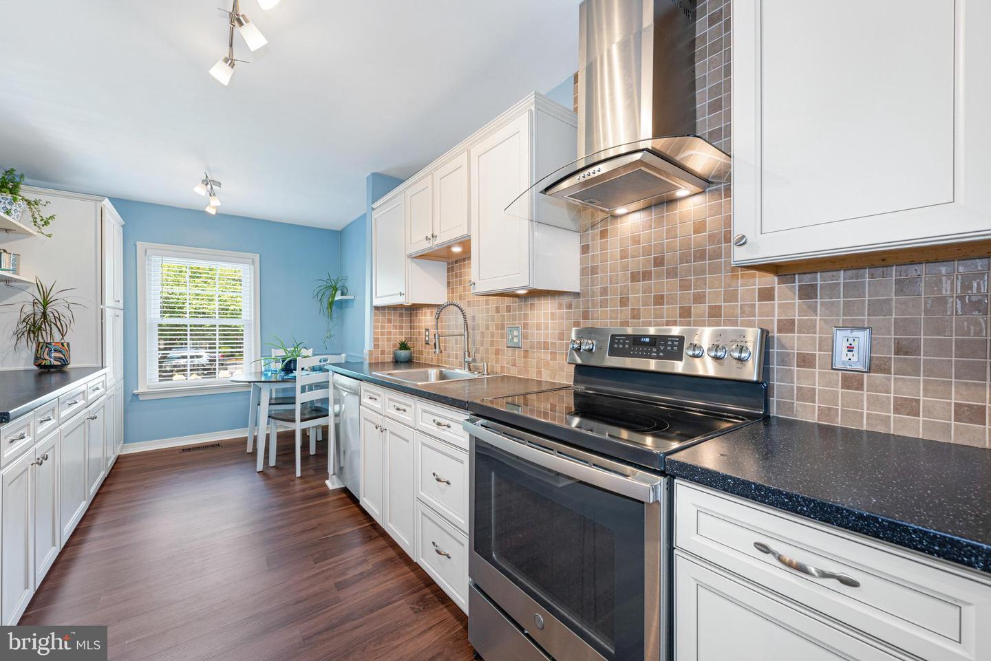 Photo 10 of 37 of 2225 Gunsmith Sq townhome