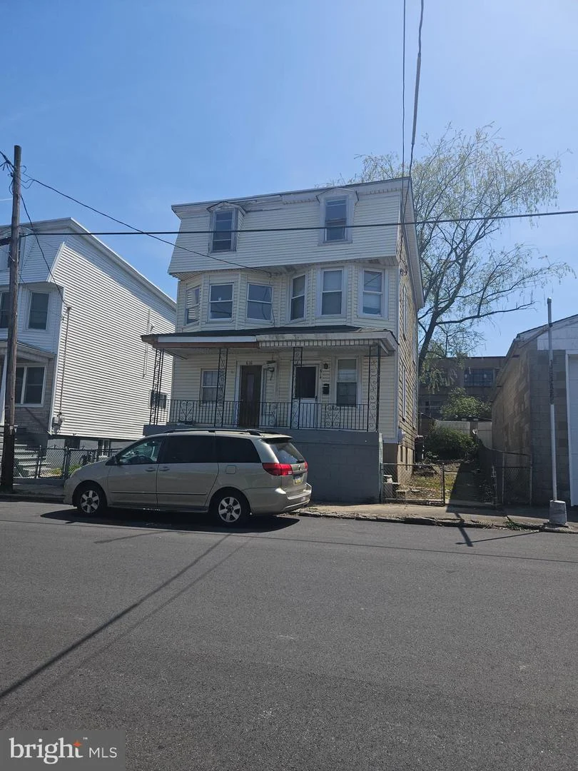614 E 4th Street