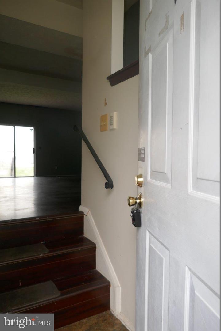 Photo 2 of 24 of 17 Rachel Ct townhome