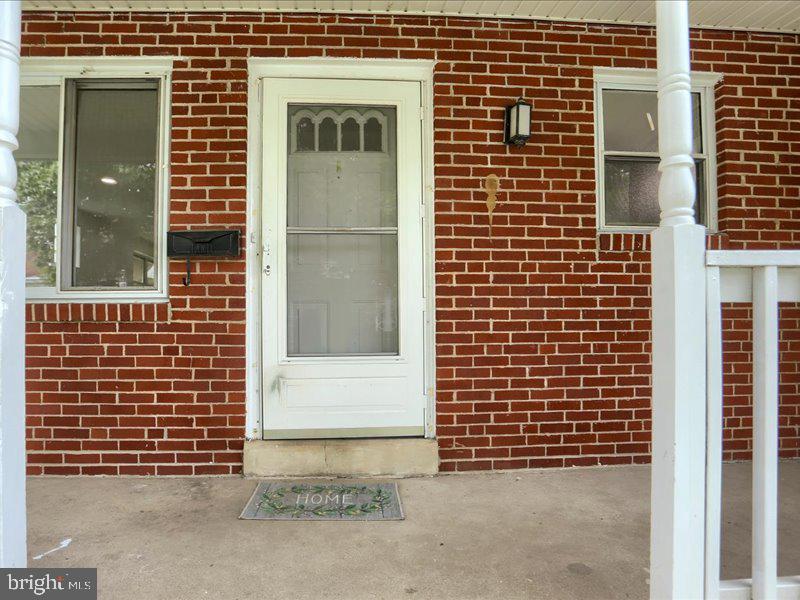 Photo 4 of 35 of 2438 Logan St house