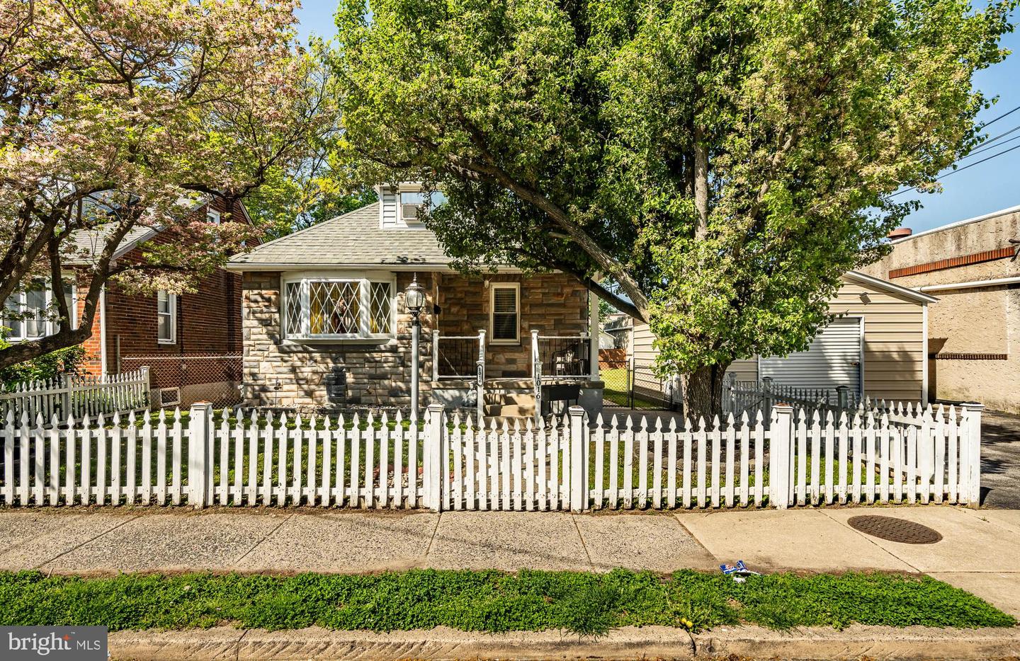 Listing image 1