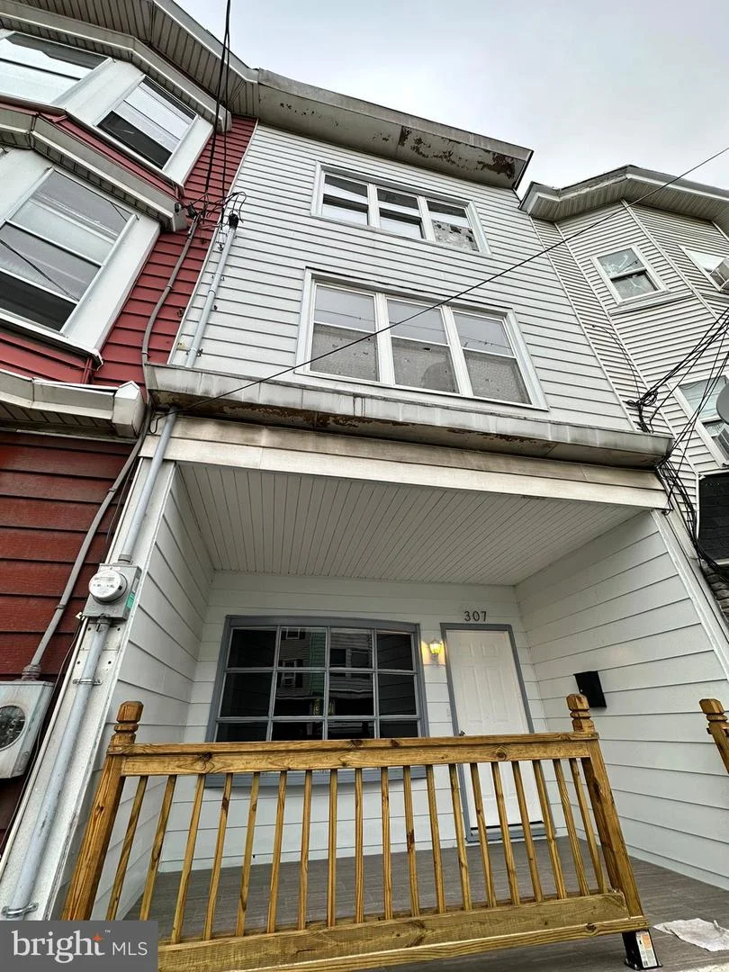 307 E Centre Street